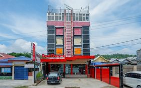 RedDoorz near Kendari Beach 2